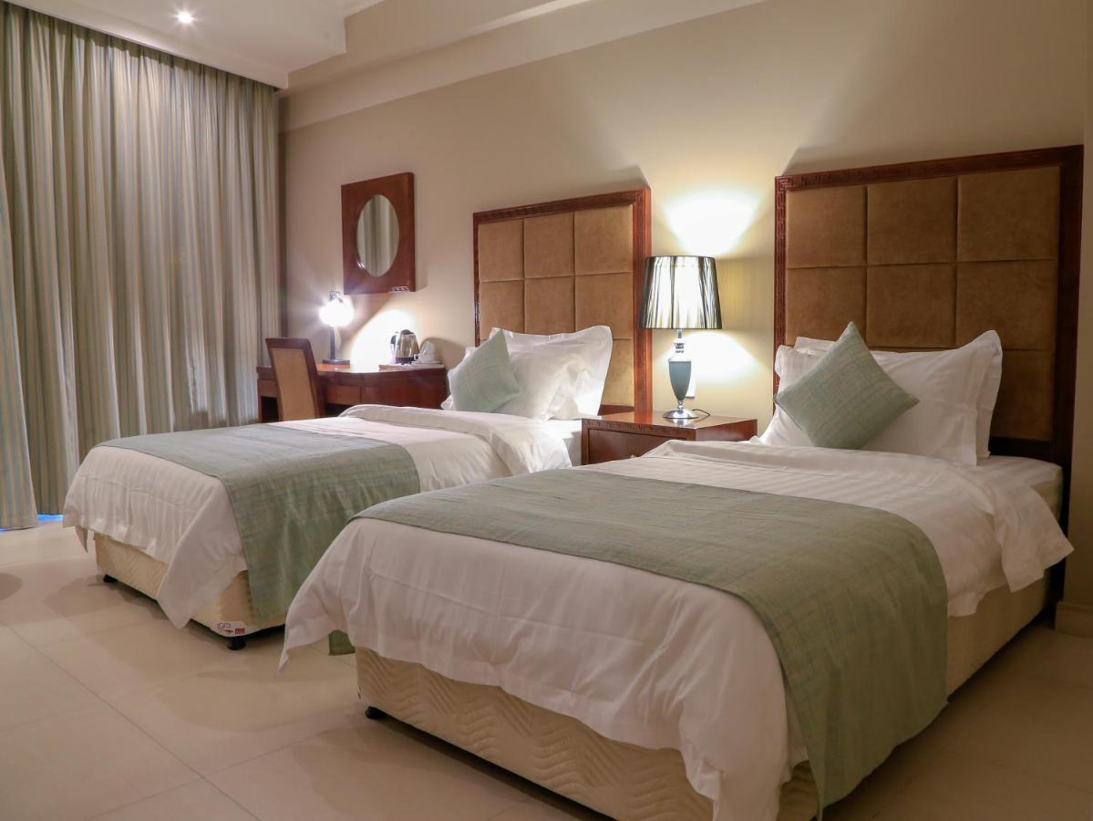 Muscat Inn Hotel Exterior photo